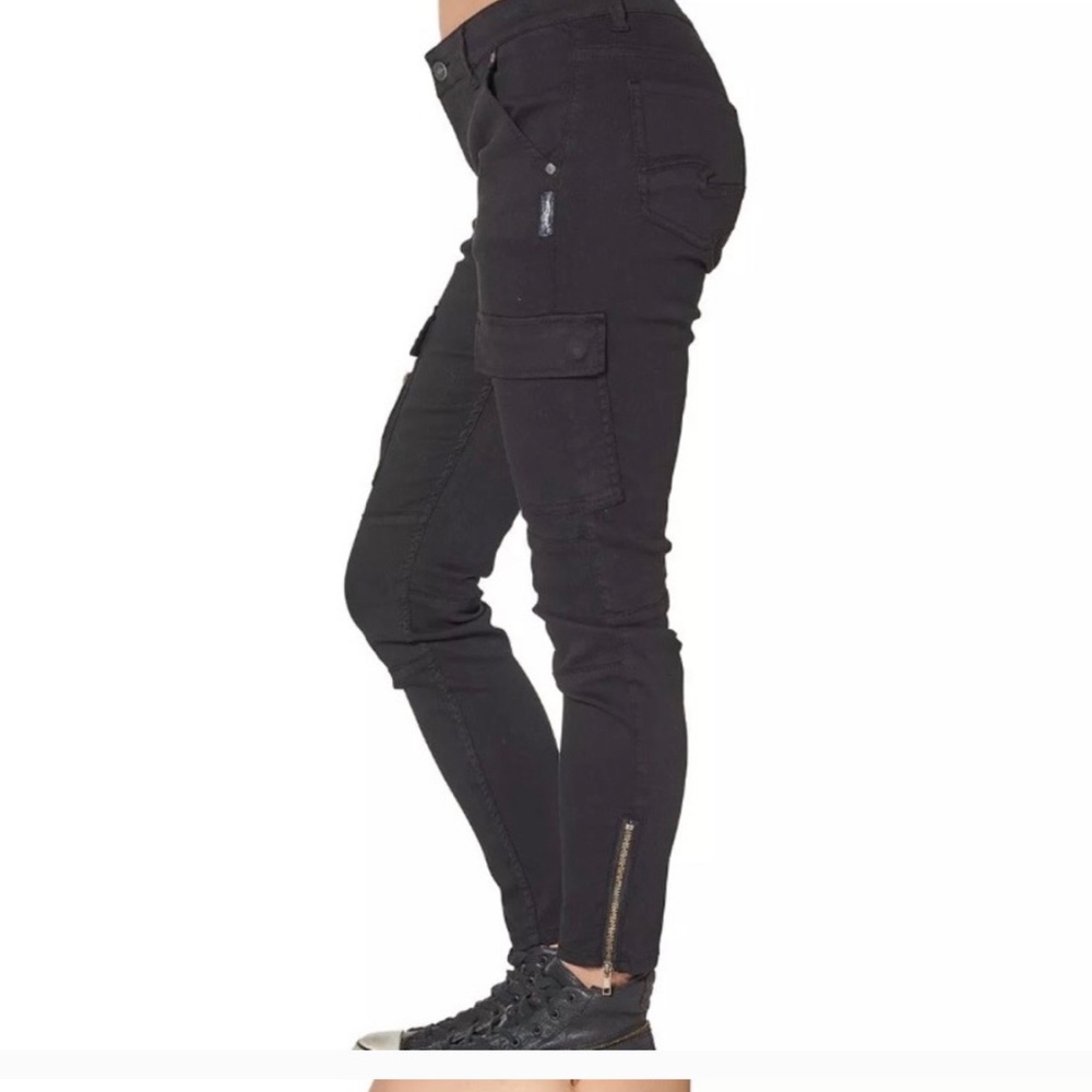 Silver skinny cargo super cute